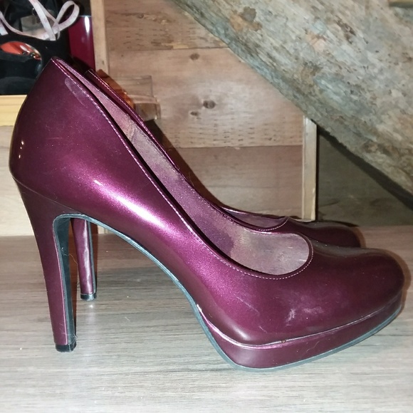 Heels - Picture 2 of 4